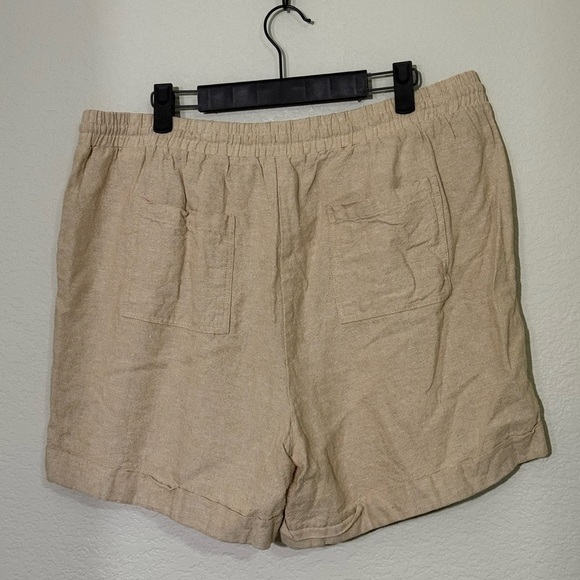 Anne Klein Tan Linen Blend Pull On Shorts Elastic Waist and Pockets, size Large - Picture 3 of 7